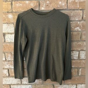 Magellan Outdoors Forest Green Long Sleeve Tee. Size Men’s small.